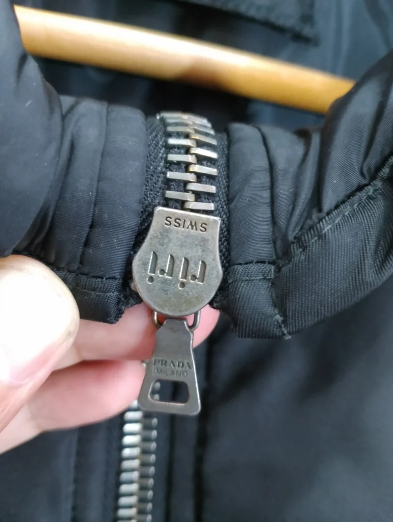 YKK-부자재-리리지퍼-람포지퍼-지퍼3대장-아이디얼지퍼-왈데스-스코빌-탈론-유니버설-엑셀라-지퍼를-알면-보는눈이-달라진다