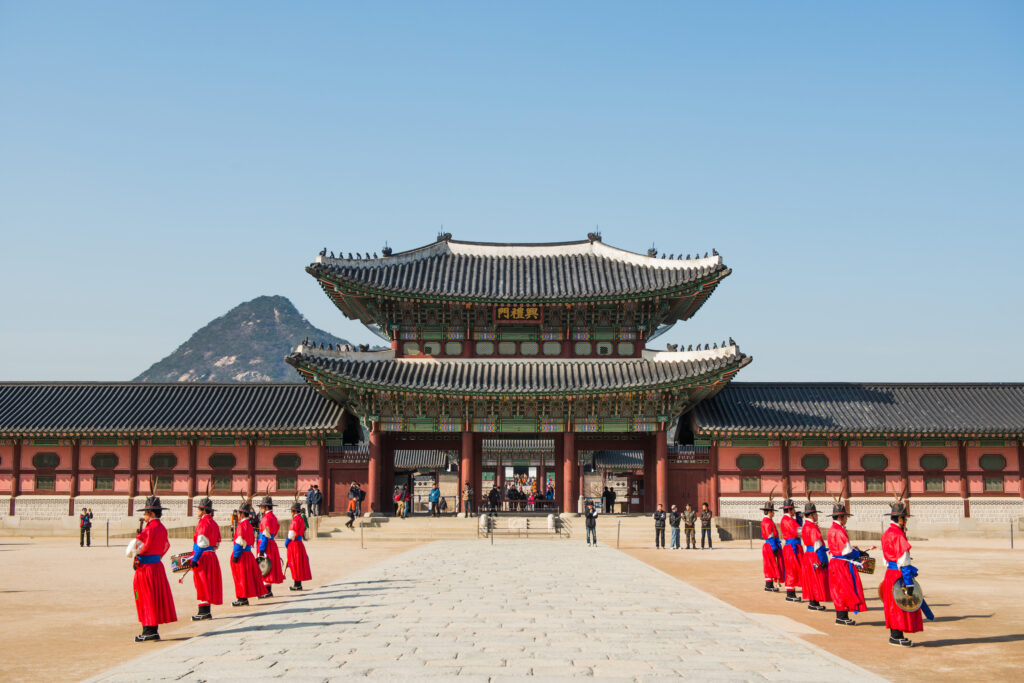 8월-광복절-종로-3.1운동-유관순-정치-1번지-야장-종로3가-글로우업-매거진