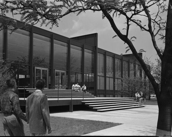 일리노이 공과대학, 크라운홀