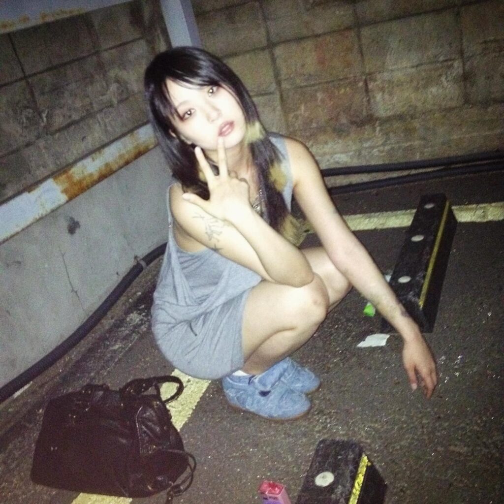 에피-effie-피치포크-뉴욕타임스-하이퍼팝-디지코어-킴제이-kimj-시스템서울-systemseoul-2hollis-투홀리스