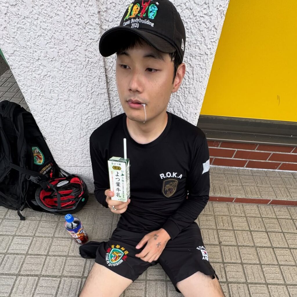 스윙스, 신지항