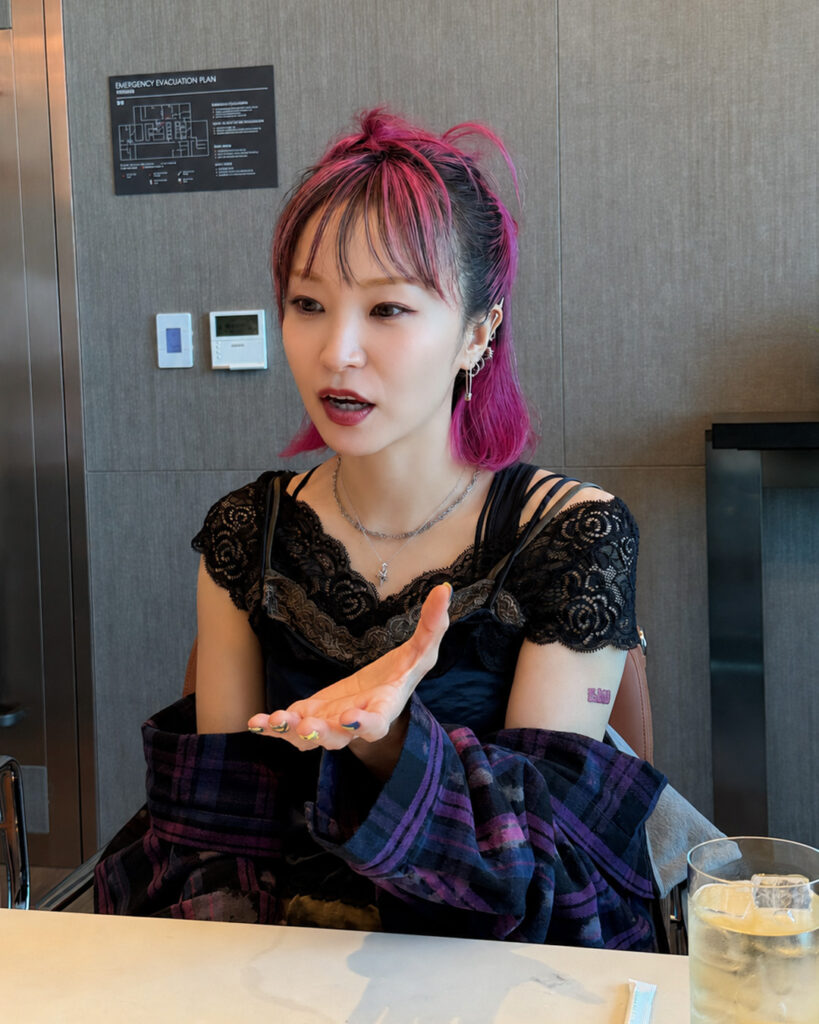 리사-LiSA-귀멸의칼날-페이트제로-Fatezero-애니송-일본-JPOP-인터뷰